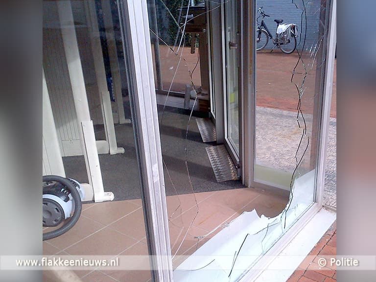 Goederen gestolen uit winkel Stellendam