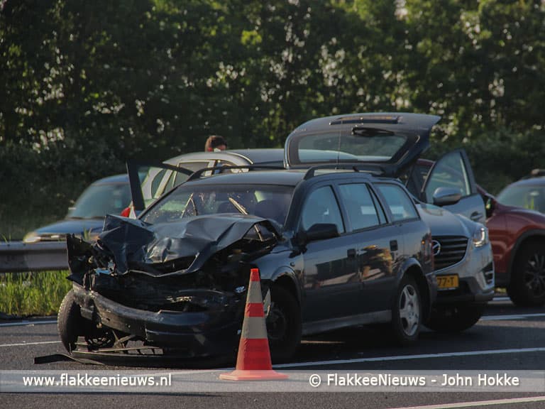 Drie auto's betrokken bij ongeval A29