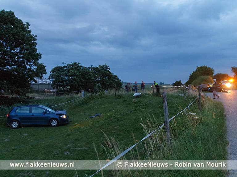 Frontale botsing in polder Sommelsdijk