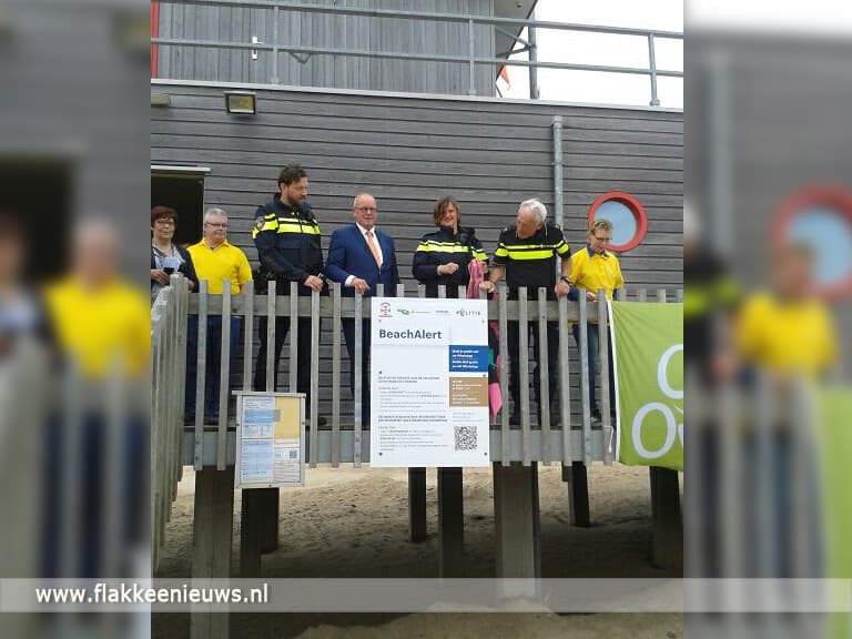 Gemeente en politie bieden extra dienstverlening aan strandgasten