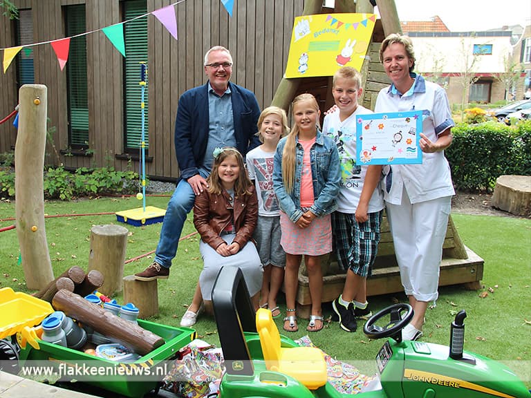 Leerlingen helpen kinderen in Ziekenhuis Dirksland