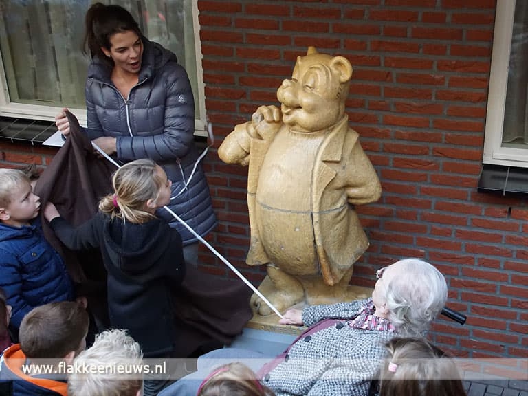 OBS Ollie b Bommel schenkt Tuindorp een stukje historie