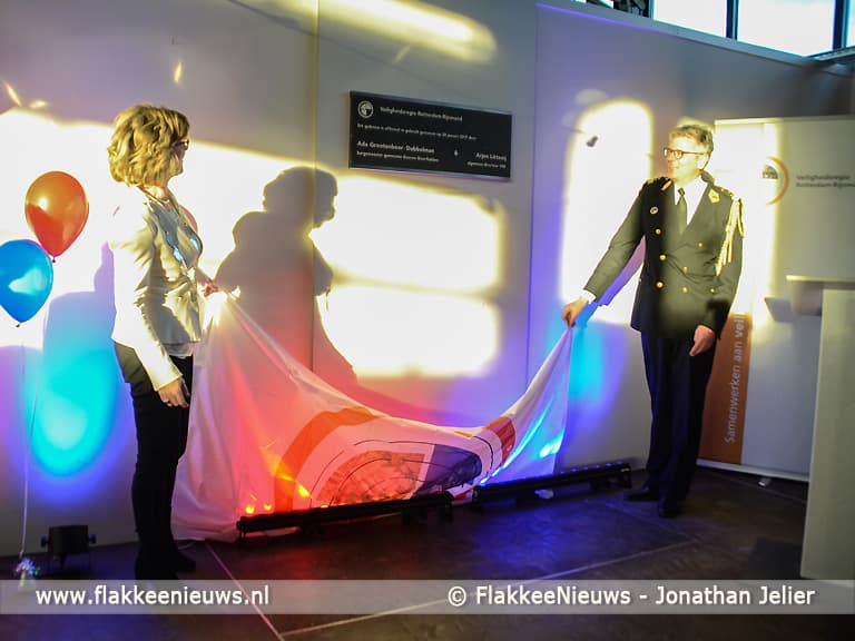 Brandweerkazerne van Sommelsdijk en Middelharnis geopend
