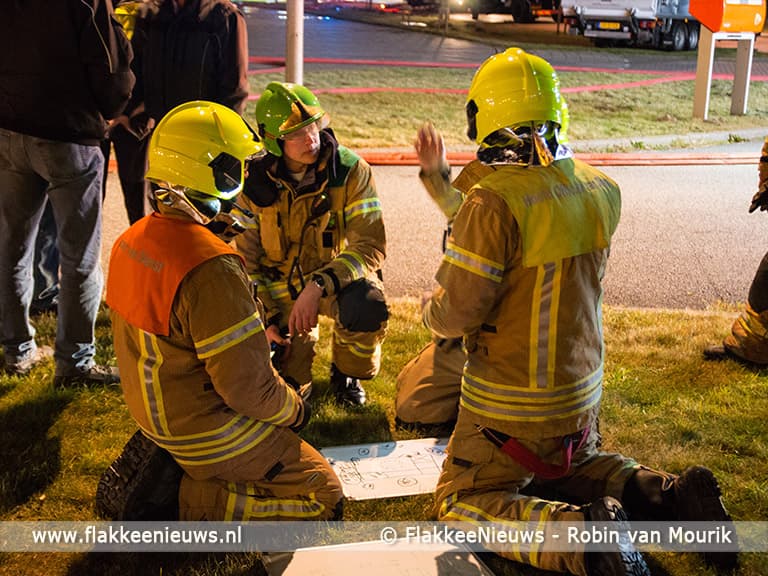 Uitslaande brand bij Oude-Tonge verwoest loods