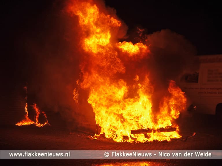 Bestelbus uitgebrand in Middelharnis