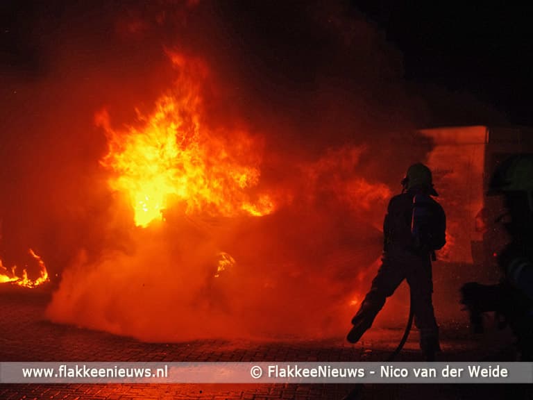 Bestelbus uitgebrand in Middelharnis
