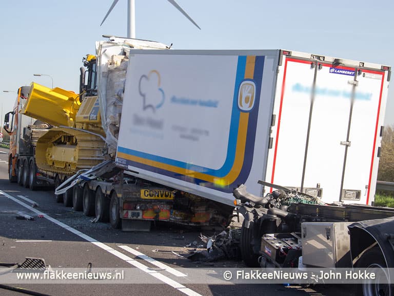Grote vertraging op A29 door ernstig ongeval