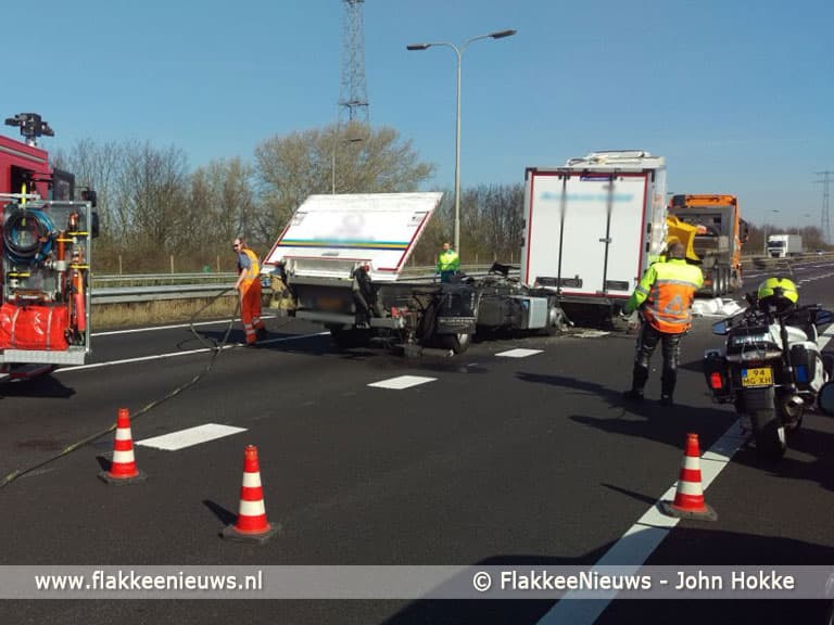 Grote vertraging op A29 door ernstig ongeval