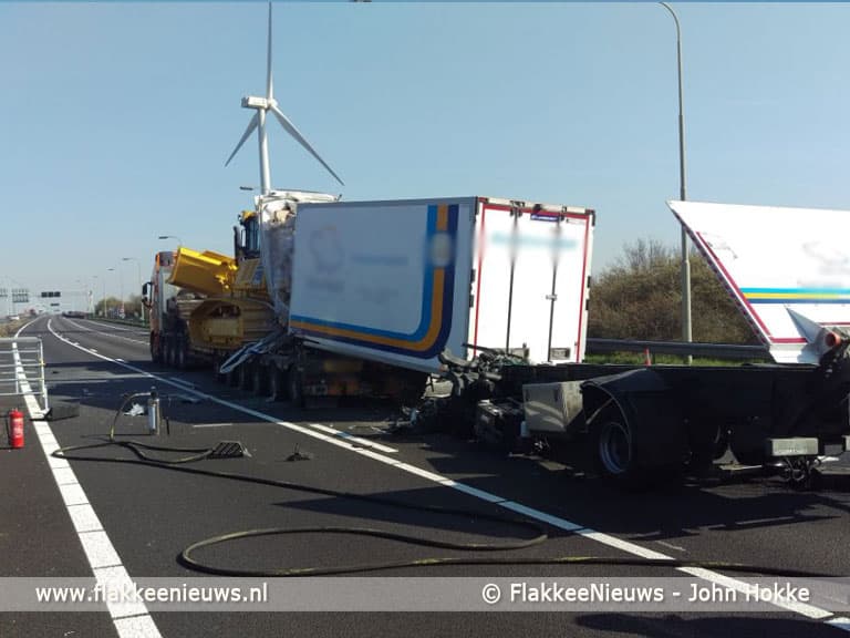 Grote vertraging op A29 door ernstig ongeval