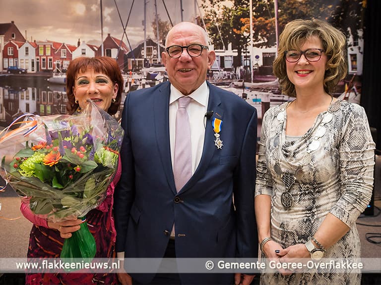 Internist-oncoloog dr. P.C. van der Velden geridderd