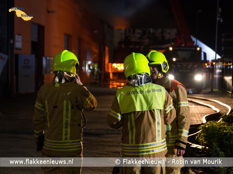 Uitslaande brand in bedrijfsverzamelgebouw