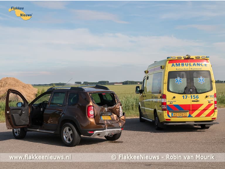 Aanrijding tussen touringcar en personenauto