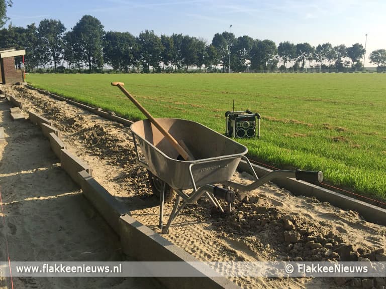 Nieuwe voetbalvelden Den Bommel en Oude-Tonge bijna gereed