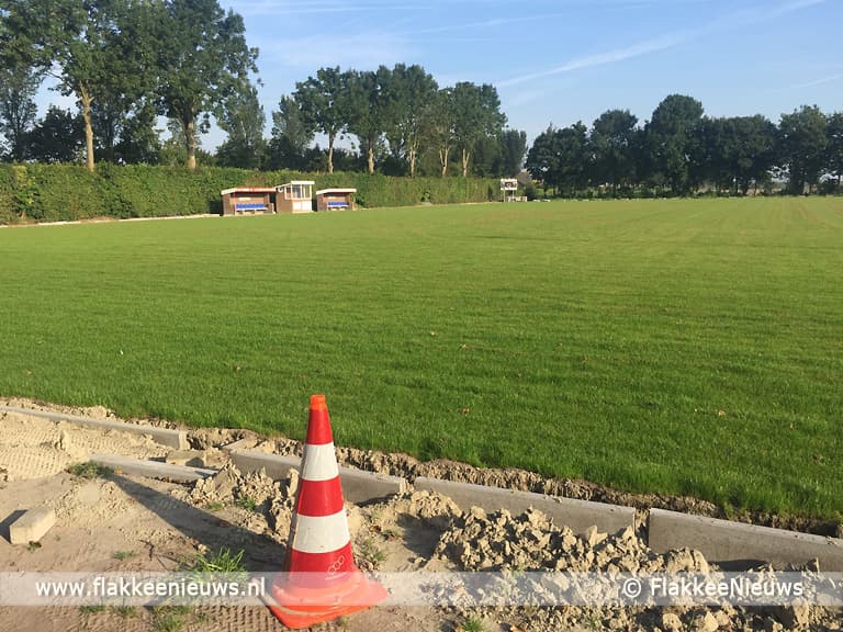 Nieuwe voetbalvelden Den Bommel en Oude-Tonge bijna gereed