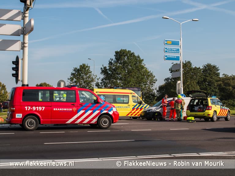 Twee auto’s op elkaar bij Den Bommel