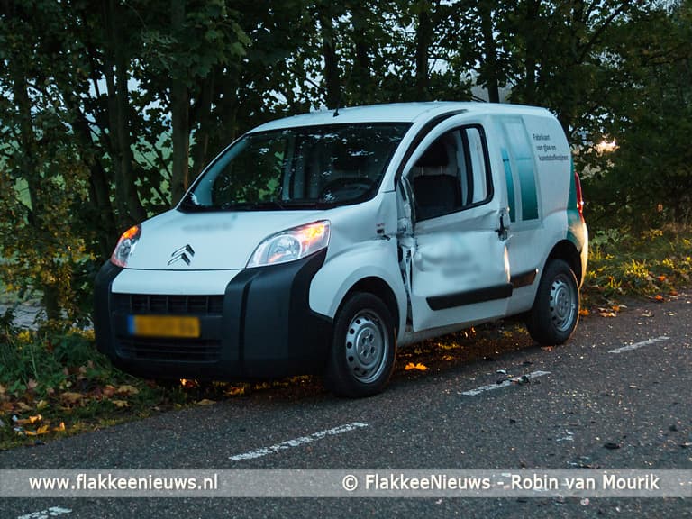 Frontale botsing met tractor in polder Dirksland
