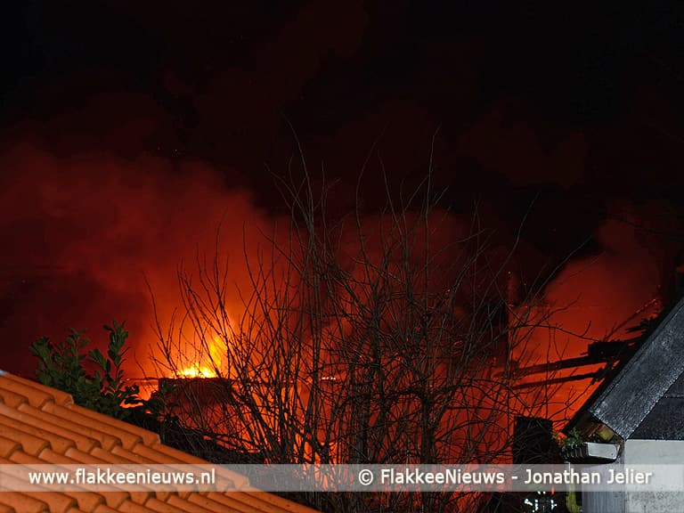 Grote brand in schuur Melissant