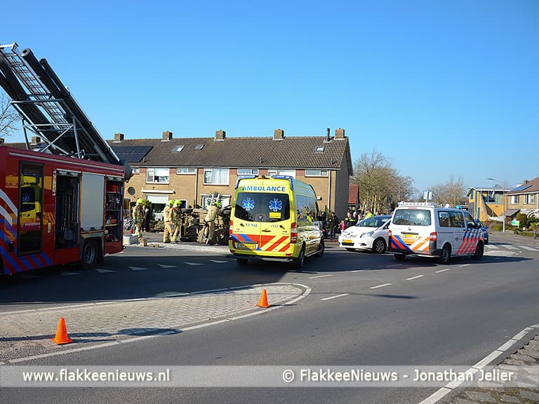 Auto op z’n kant bij ongeval Doetinchemsestraat