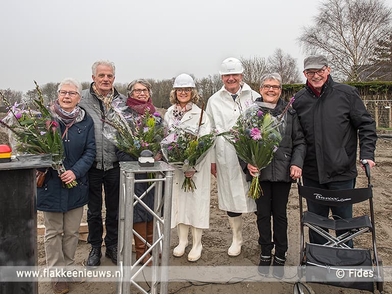 Feestelijke eerste paal Nul op de Meter woningen