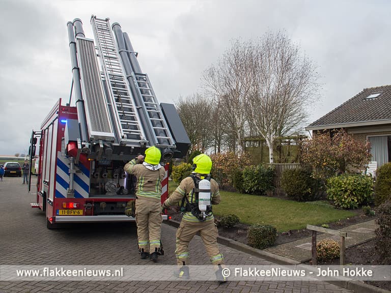 Vonken uit schoorsteen in Ooltgensplaat