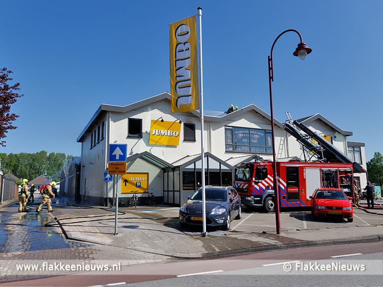 Uitslaande brand aan de Molenweg in Ouddorp