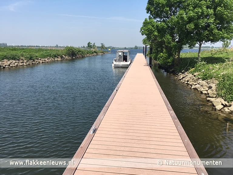 Nieuwe aanlegsteiger voor pleziervaart op Tiengemeten