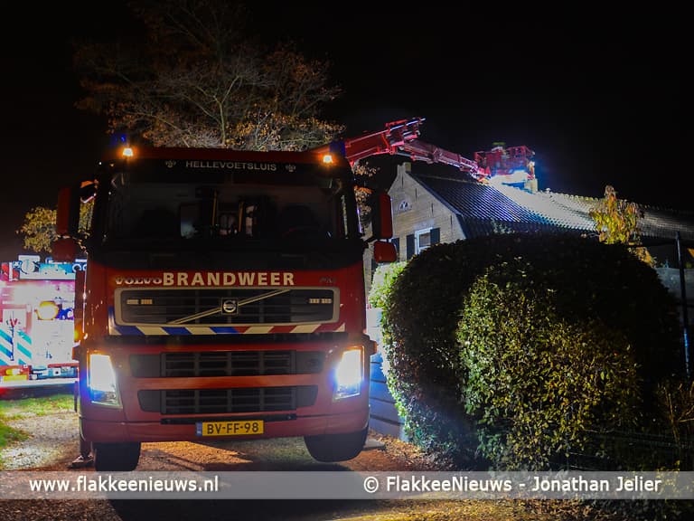 Brandweer rukt uit voor schoorsteenbrand Dirksland