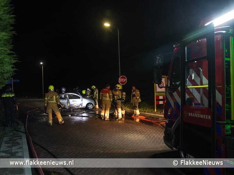 Auto in vlammen op in Melissant