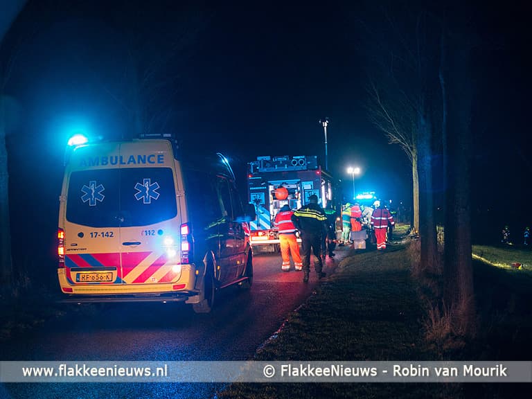 Persoon uit auto geslingerd bij ongeval Achthuizen