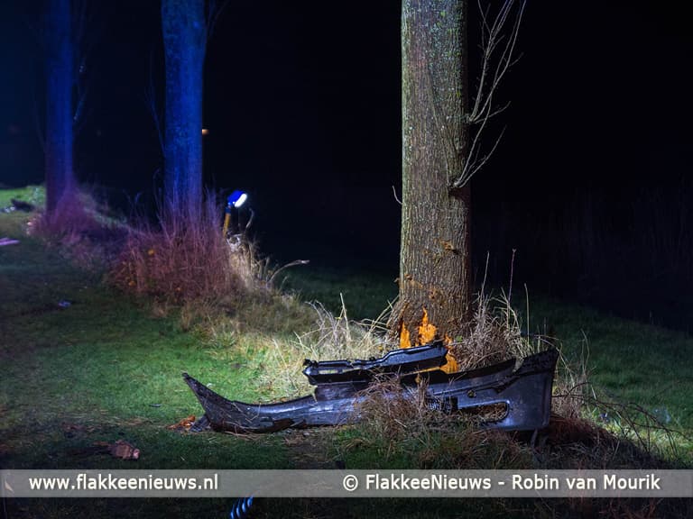 Persoon uit auto geslingerd bij ongeval Achthuizen