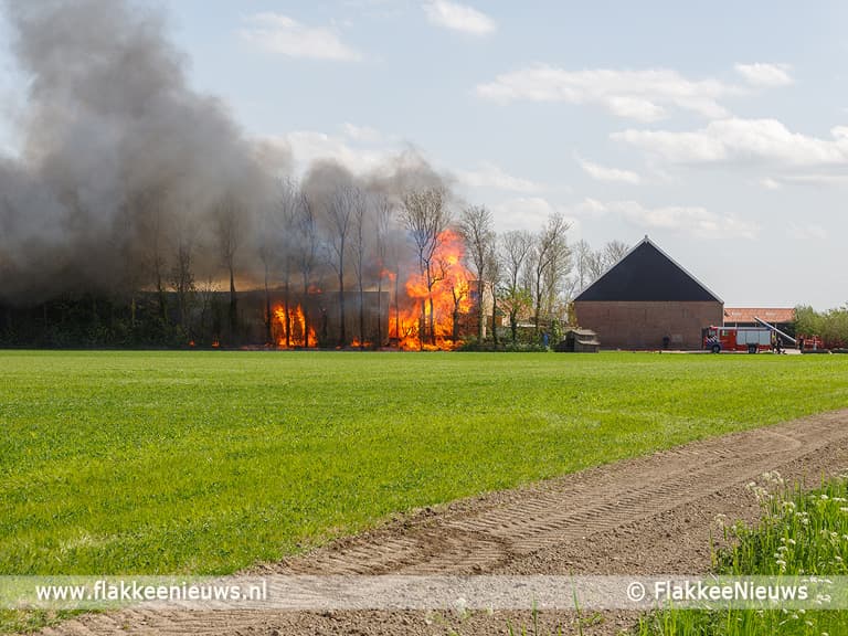 Zeer grote brand tussen Herkingen en Nieuwe-Tonge