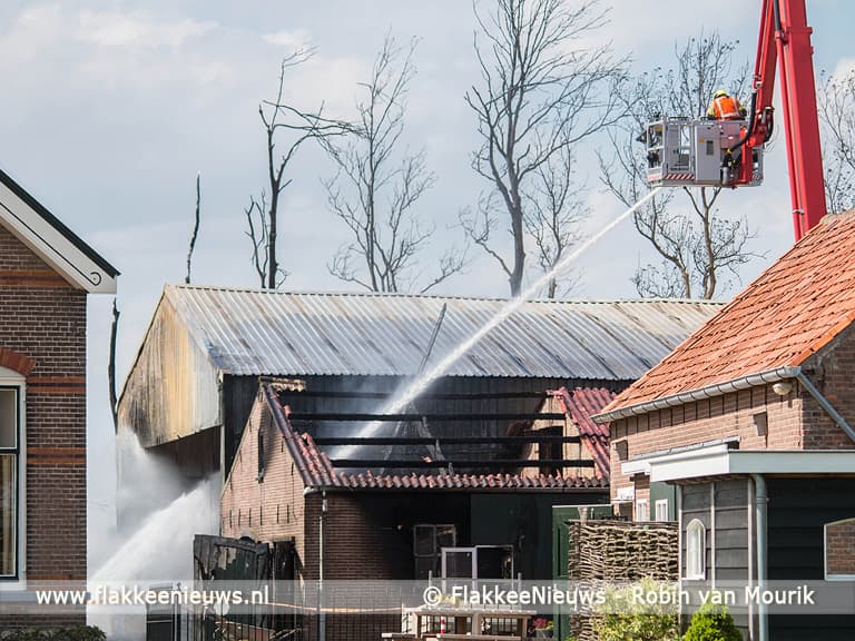 Zeer grote brand tussen Herkingen en Nieuwe-Tonge