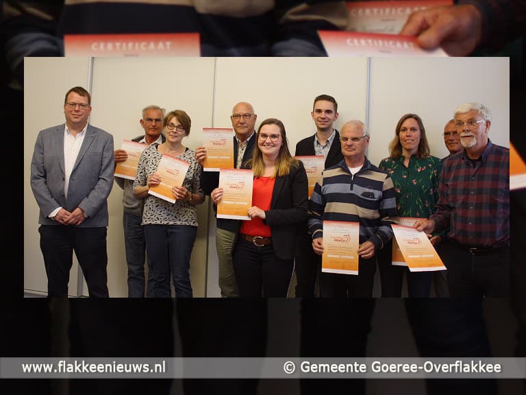Tien SchuldHulpMaatjes ontvangen certificaat van bekwaamheid