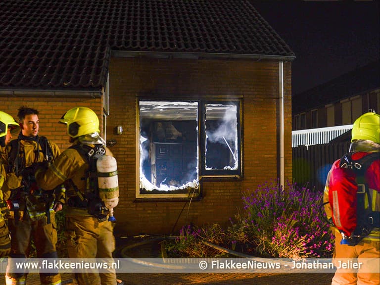 Uitslaande brand in woonhuis Oude-Tonge