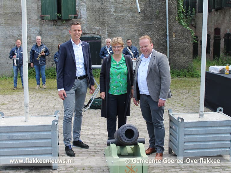 Fort Prins Frederik krijgt kanon cadeau van Fort Sabina