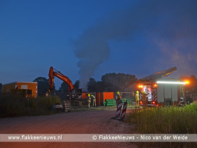 Brandweer rukt uit voor graafmachine in brand