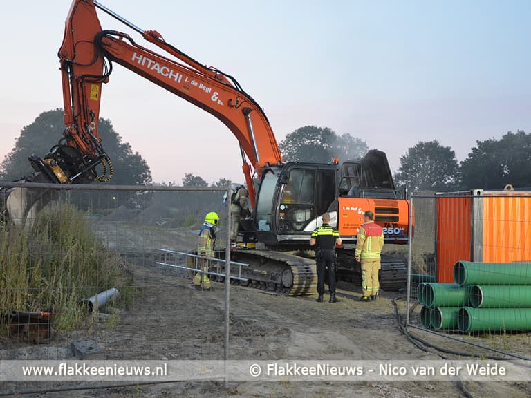 Brandweer rukt uit voor graafmachine in brand
