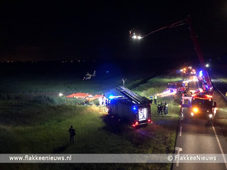 Auto naast de weg, een persoon gereanimeerd
