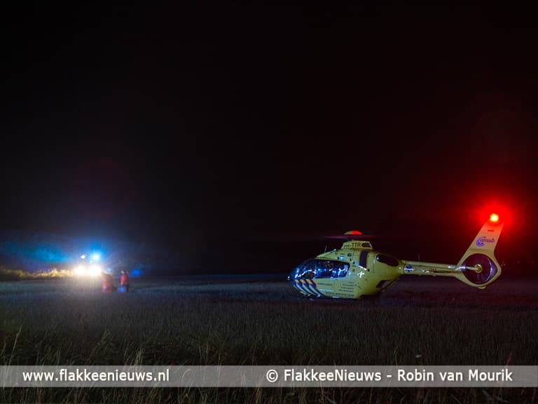Auto naast de weg, een persoon gereanimeerd
