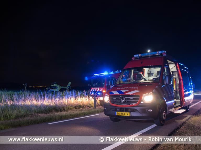 Auto naast de weg, een persoon gereanimeerd