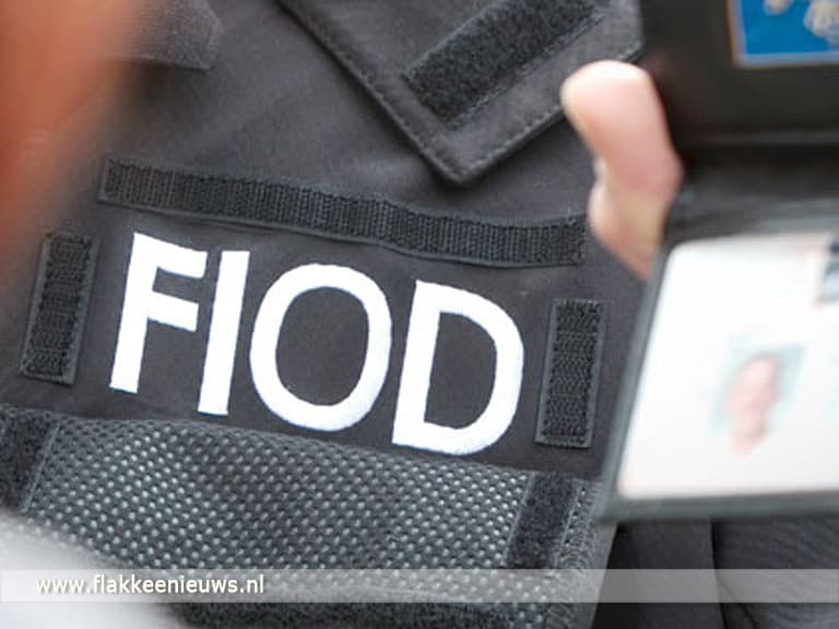 FIOD doorzoekt woning in Dirksland in onderzoek naar belastingfraude