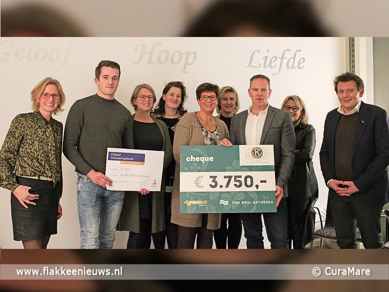 Ziekenhuis Dirksland ontvangt schenkingen voor vlinderproject