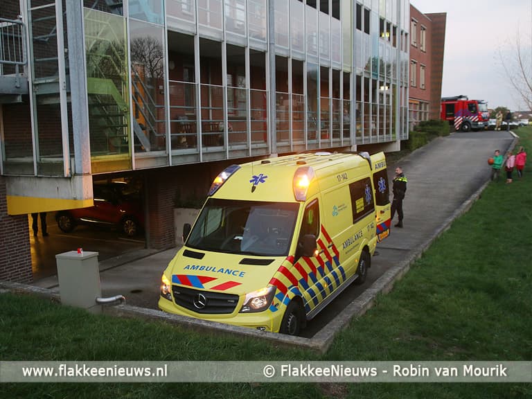 Aanrijding in parkeergarage Sommelsdijk