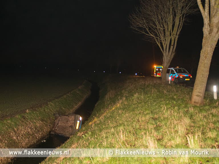 Bestuurder gewond bij ongeval Oudelandsedijk Sommelsdijk