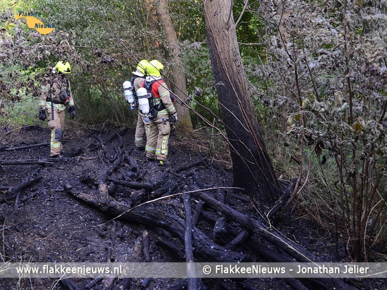 Brandweer rukt met veel materieel uit voor bosbrand