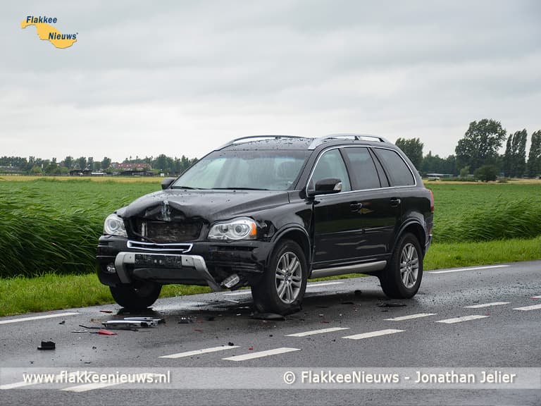 Aanrijding met drie voertuigen op N215