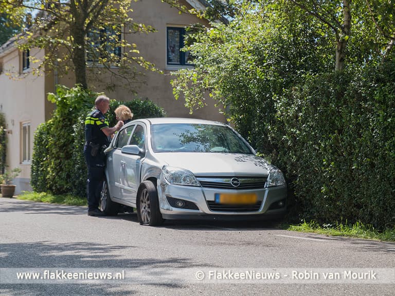 Brandweerlieden bevrijdden slachtoffer uit auto