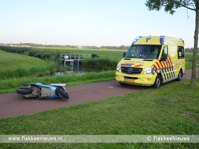 Tractor rijdt door na ongeval en traumaheli vliegt voor hoofdletsel