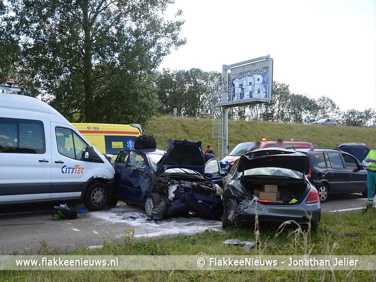 N57 nabij Goedereede afgesloten door ongeval