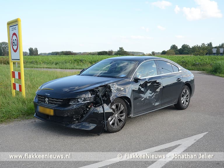 Aanrijding tussen auto en scooter bij Sommelsdijk